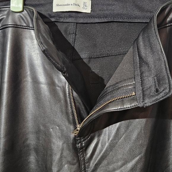 Abercrombie Vegan Leather Relaxed Fit Pants Plus Size 37 - Picture 4 of 10